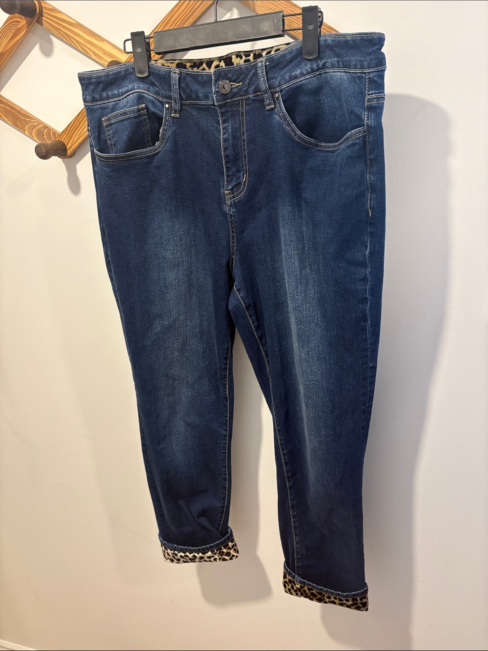Joseph Ribkoff Leopard cuffed high rise  jeans